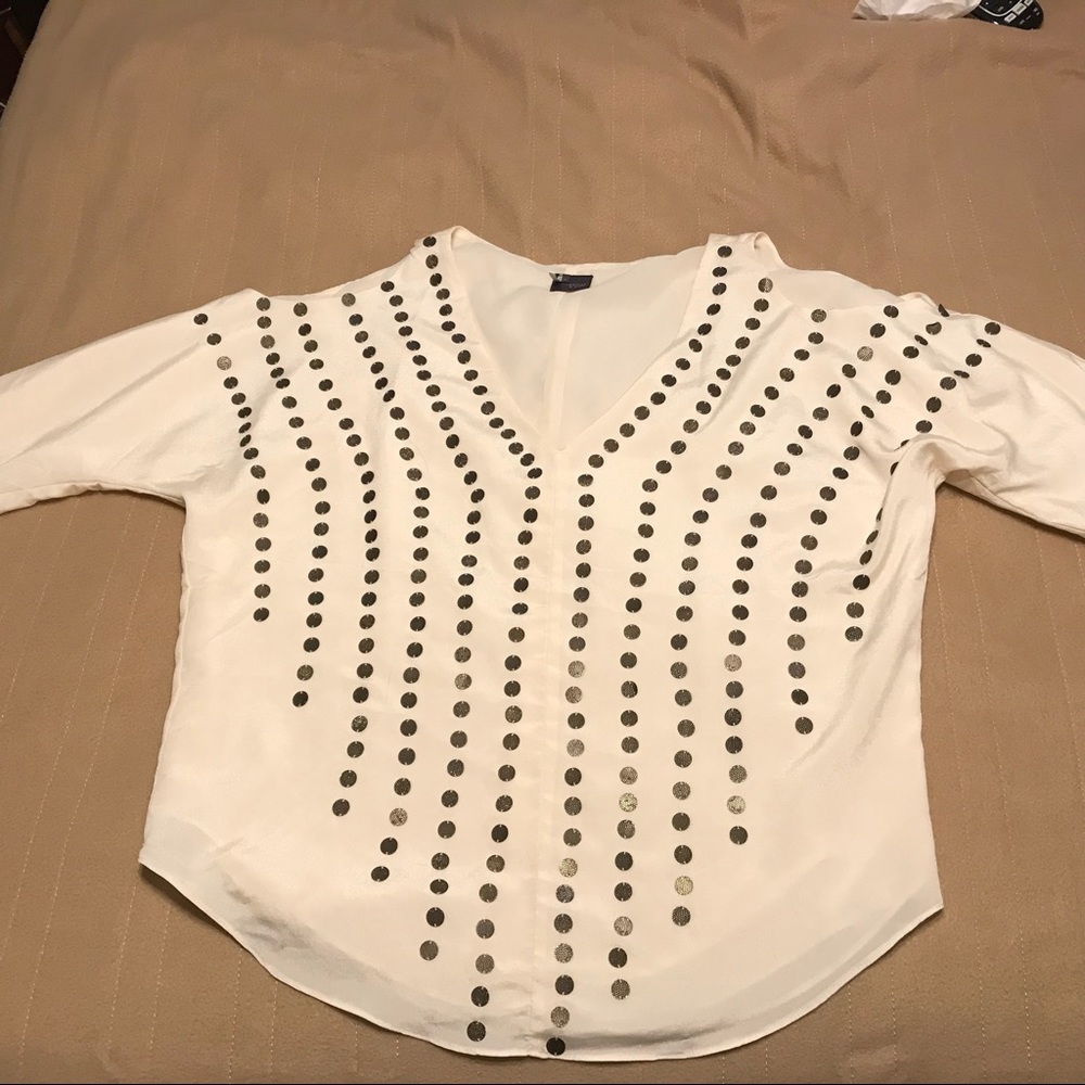 Ladies to with shoulders out size large